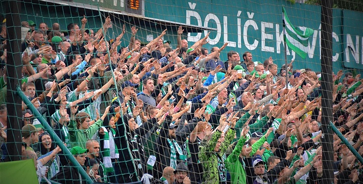 Dění na tribunách: Bohemians - Hradec