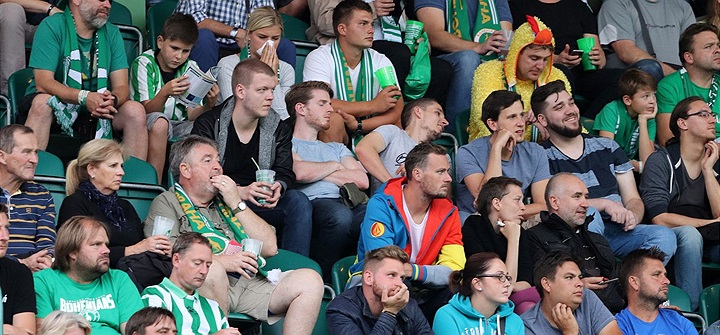 Dění na tribunách: Bohemians - Slovácko