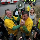 Tonda Panenka zahajuje pochod.