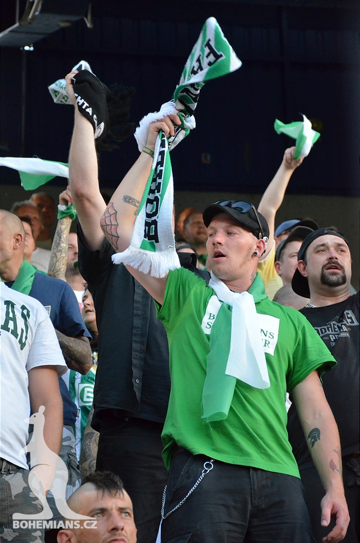 DĚNÍ NA TRIBUNÁCH: Sparta - Bohemians