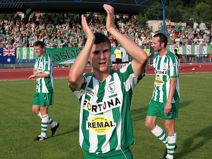 Lukáš Marek tleská.