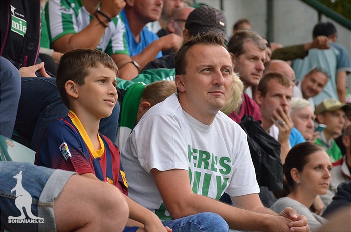 DĚNÍ NA TRIBUNÁCH: Bohemians - Hradec