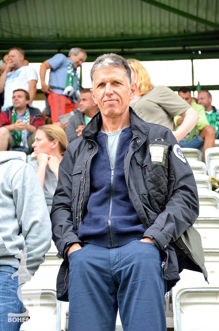 DĚNÍ NA TRIBUNÁCH: Bohemians - Hradec