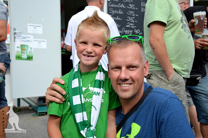 DĚNÍ NA TRIBUNÁCH: Bohemians - Karviná