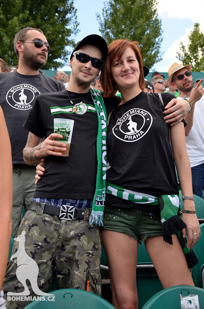 DĚNÍ NA TRIBUNÁCH: Bohemians - Karviná
