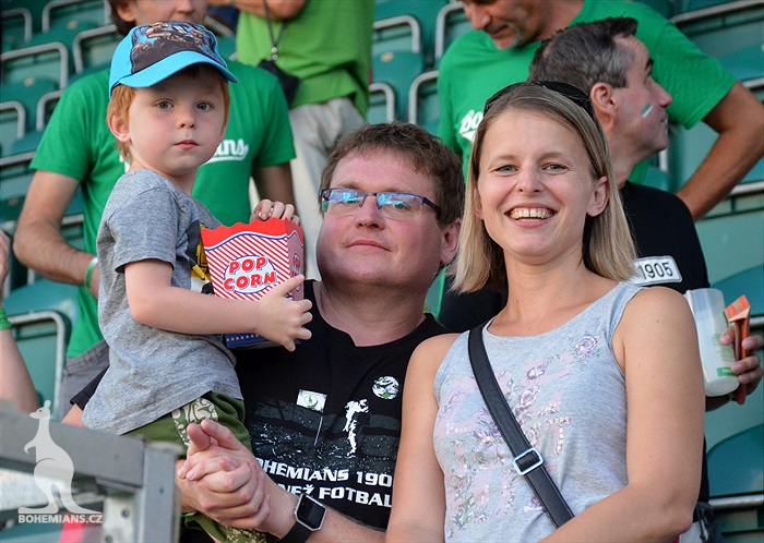DĚNÍ NA TRIBUNÁCH: Bohemians - Karviná
