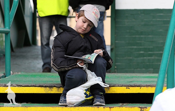 DĚNÍ NA TRIBUNÁCH: Bohemians - Slavia