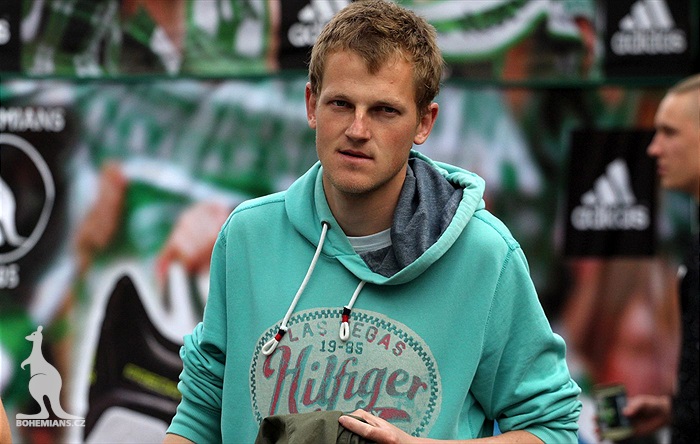 DĚNÍ NA TRIBUNÁCH: Bohemians - Slavia