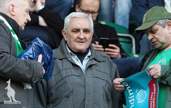 DĚNÍ NA TRIBUNÁCH: Bohemians - Slavia