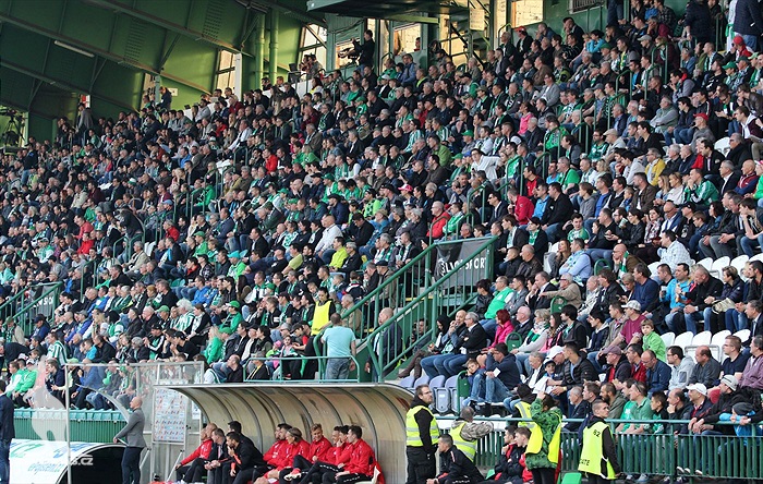 DĚNÍ NA TRIBUNÁCH: Bohemians - Slavia
