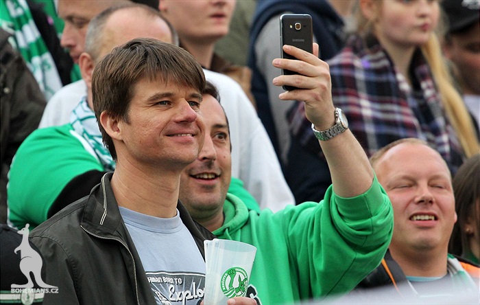 DĚNÍ NA TRIBUNÁCH: Bohemians - Slavia