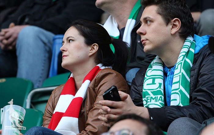 DĚNÍ NA TRIBUNÁCH: Bohemians - Slavia