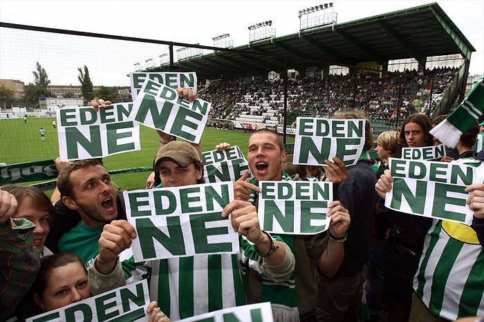 Fanoušci vyjádřili svůj názor na budoucnost stadionu Bohemky.