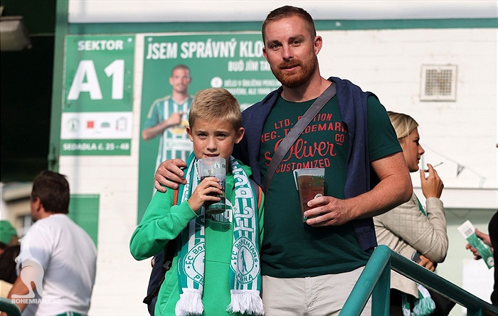 DĚNÍ NA TRIBUNÁCH: Bohemians - Slovácko