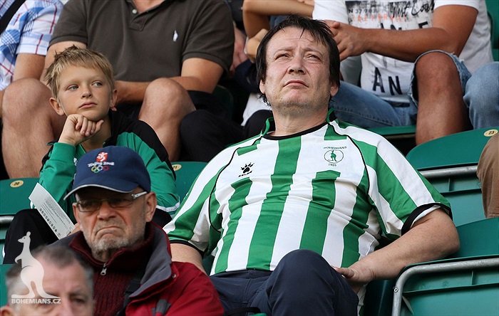 DĚNÍ NA TRIBUNÁCH: Bohemians - Slovácko