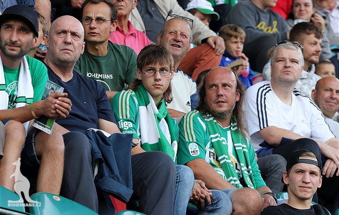DĚNÍ NA TRIBUNÁCH: Bohemians - Slovácko