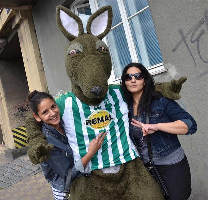 Klokan zval fanoušky ve Vršovicích na fotbal