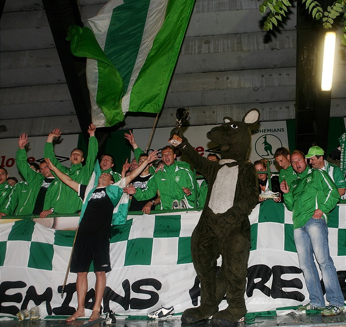 Tak jsme první, no a cóóó...