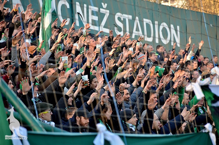 Dění na tribunách: Bohemians - Plzeň