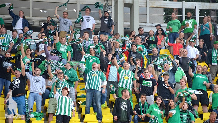 DĚNÍ NA TRIBUNÁCH: Dukla - Bohemians