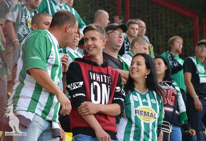 DĚNÍ NA TRIBUNÁCH: Dukla - Bohemians