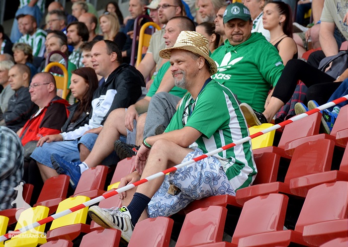 DĚNÍ NA TRIBUNÁCH: Dukla - Bohemians