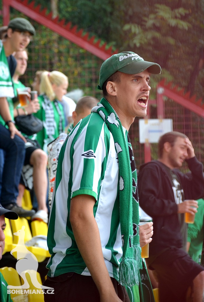 DĚNÍ NA TRIBUNÁCH: Dukla - Bohemians