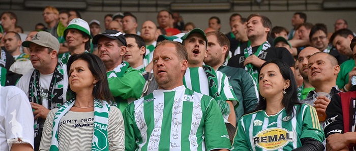 DĚNÍ NA TRIBUNÁCH: Dukla - Bohemians