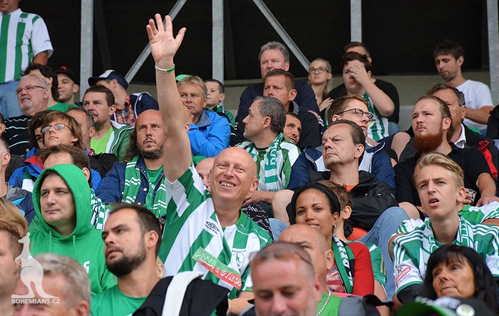 DĚNÍ NA TRIBUNÁCH: Dukla - Bohemians