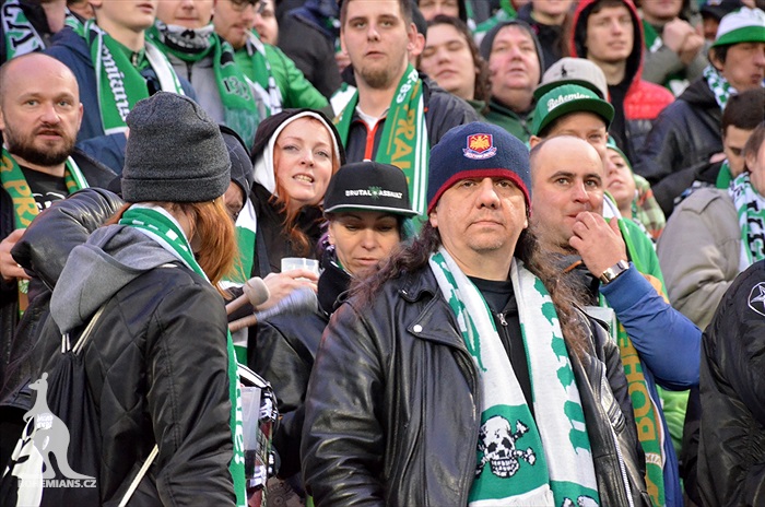 Dění na tribunách: Bohemians - Dukla