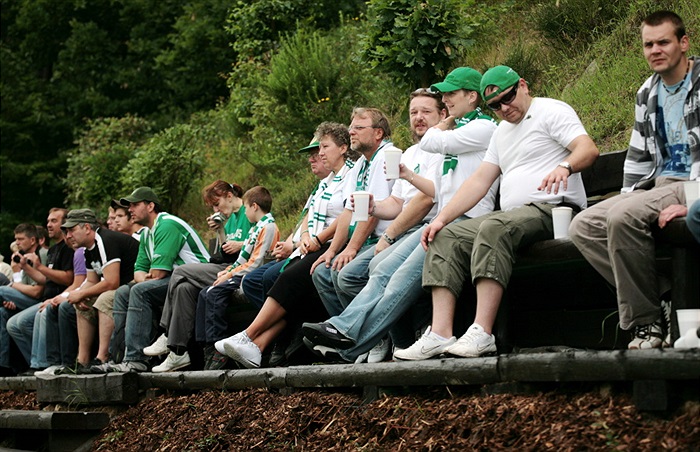 Do Kunic dorazily stovky fanoušků.