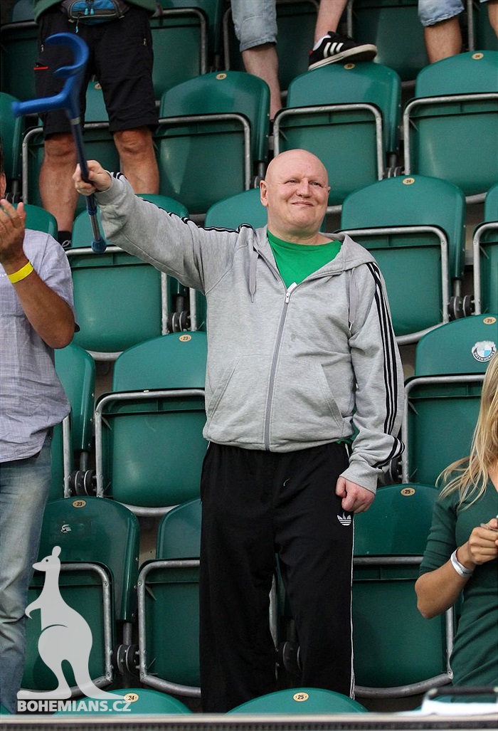 DĚNÍ NA TRIBUNÁCH: Bohemians - Slavia