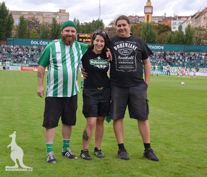DĚNÍ NA TRIBUNÁCH: Bohemians - Slavia