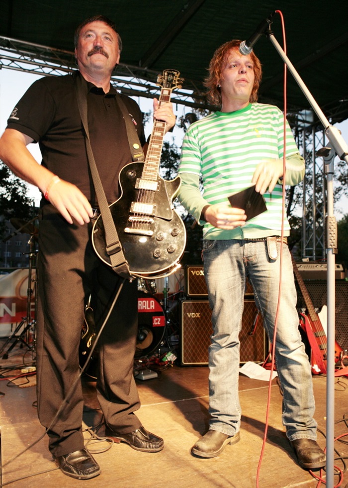 Fanoušky pozdravil i prezident Bohemians Antonín Panenka.