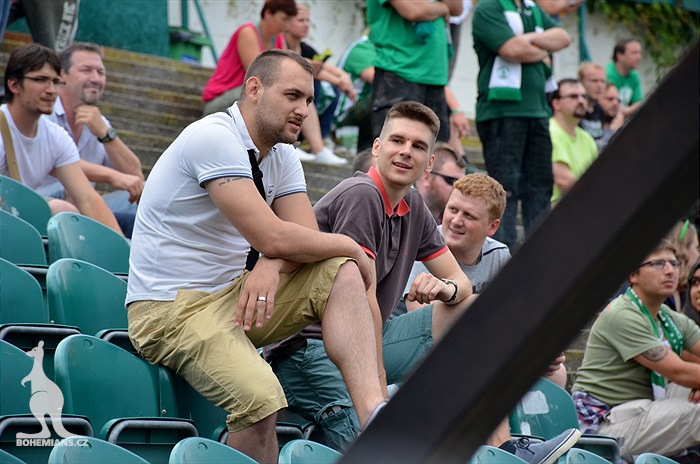DĚNÍ NA TRIBUNÁCH: Bohemians - Pardubice