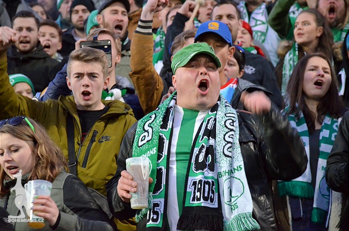 Dění na tribunách: Bohemians - Slovácko