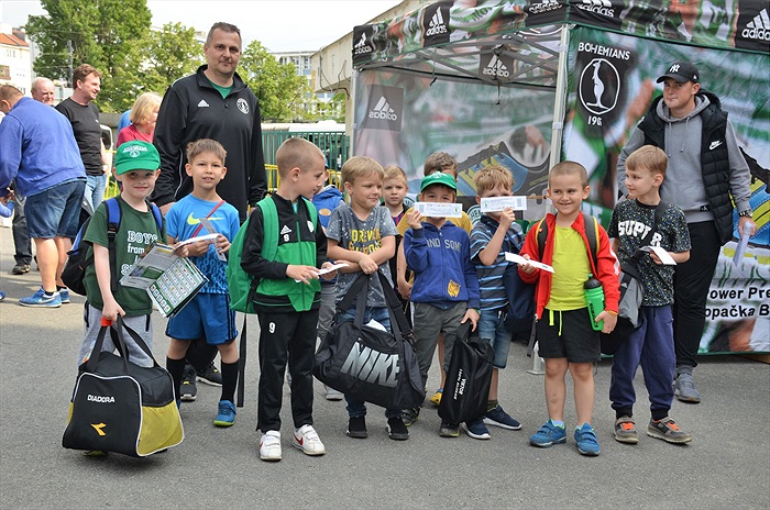opava_nadstavbajaro_deni na tribunach
