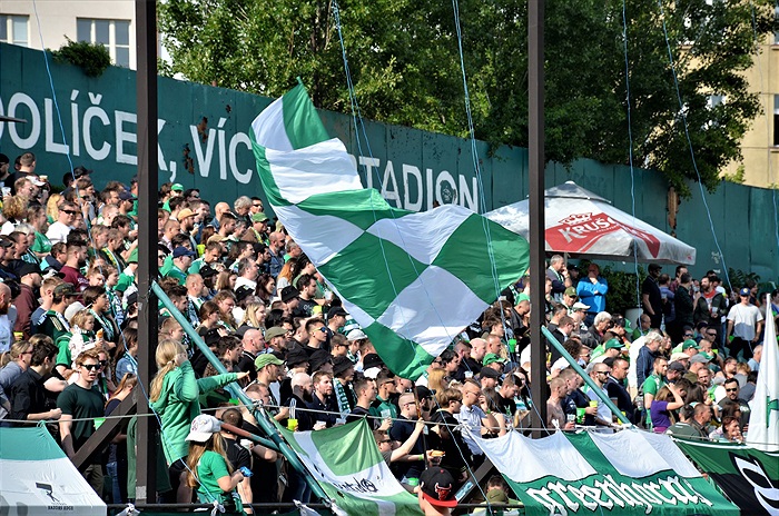 opava_nadstavbajaro_deni na tribunach 