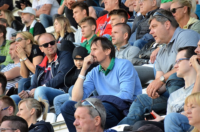 opava_nadstavbajaro_deni na tribunach 