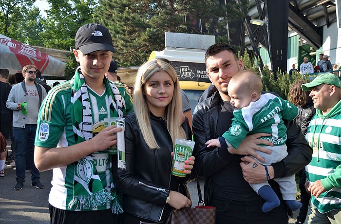 opava_nadstavbajaro_deni na tribunach 