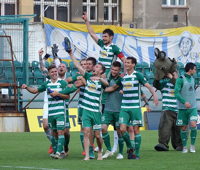 opava_nadstavbajaro_deni na tribunach 