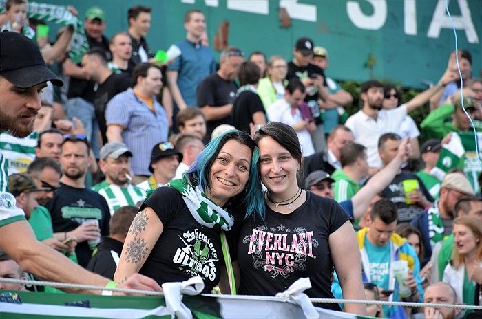 opava_nadstavbajaro_deni na tribunach 