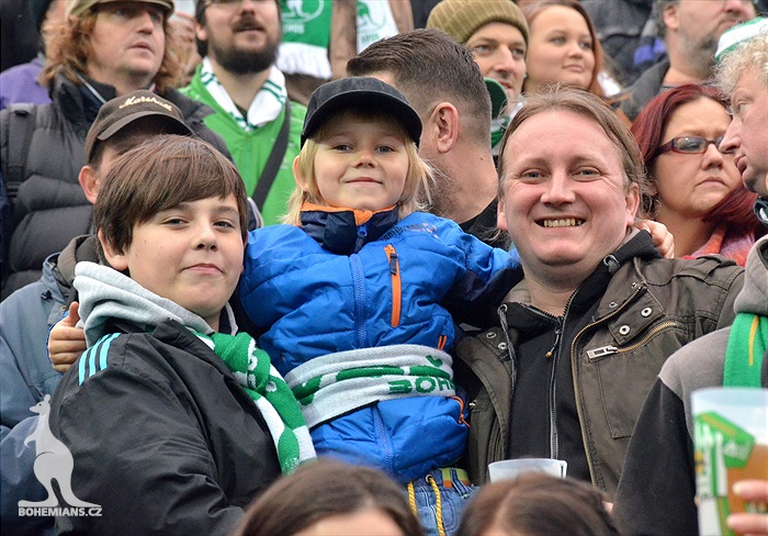 Dění na tribunách: Bohemians - Zlín