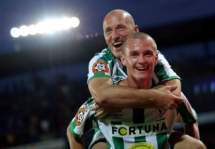 Šestnáct let rozdílu, ale radost stejná - Zelenka a Nešpor.