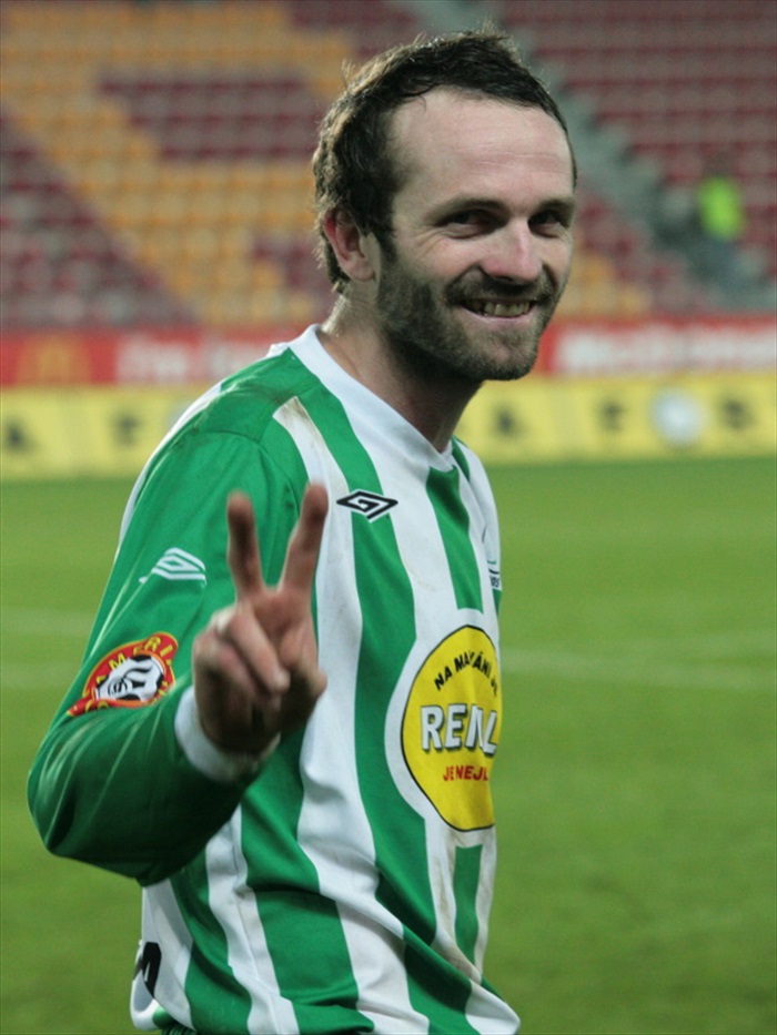 Kunášek zdraví po utkání.