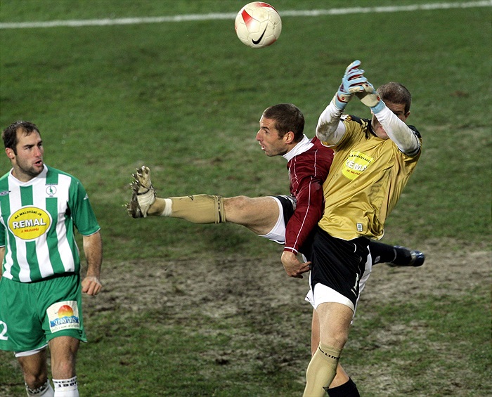 Sňozík v souboji s Doškem.