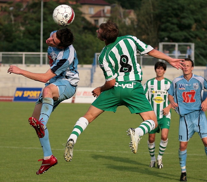 Ivan Hašek v gymnastickém výskoku.