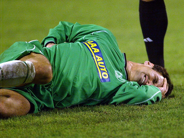 Kameň - fotbal bolí