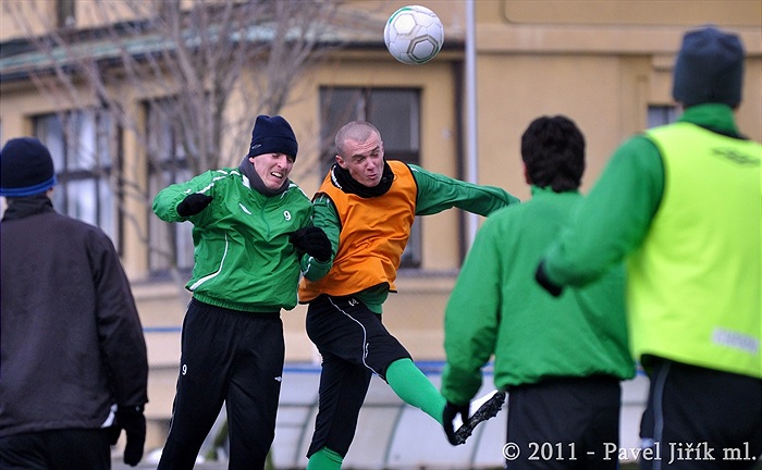 Jiří Rychlík a Martin Nešpor po rohovém kopu