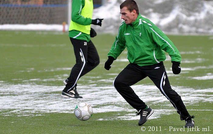 Marek Nikl zakládá útok